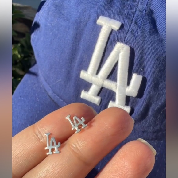 ✨NEW✨ SINGLE PIECE - LA Dodgers 14K Sold Gold Stud - Picture 3 of 5